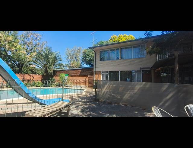 5 BEDROOM HOUSE FOR SALE IN PRETORIA GARDENS